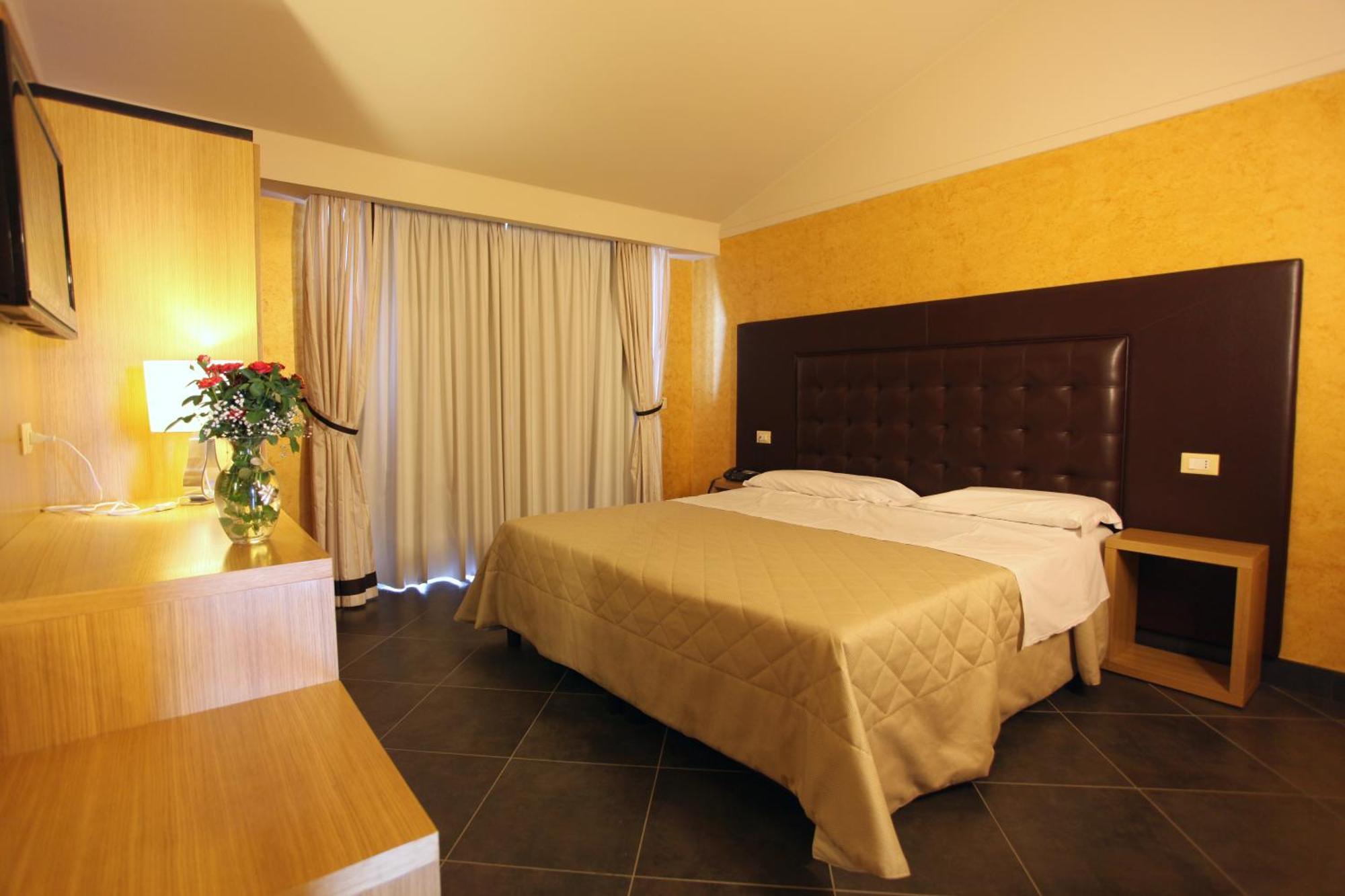 Hotel Briganti Qualiano Zimmer foto