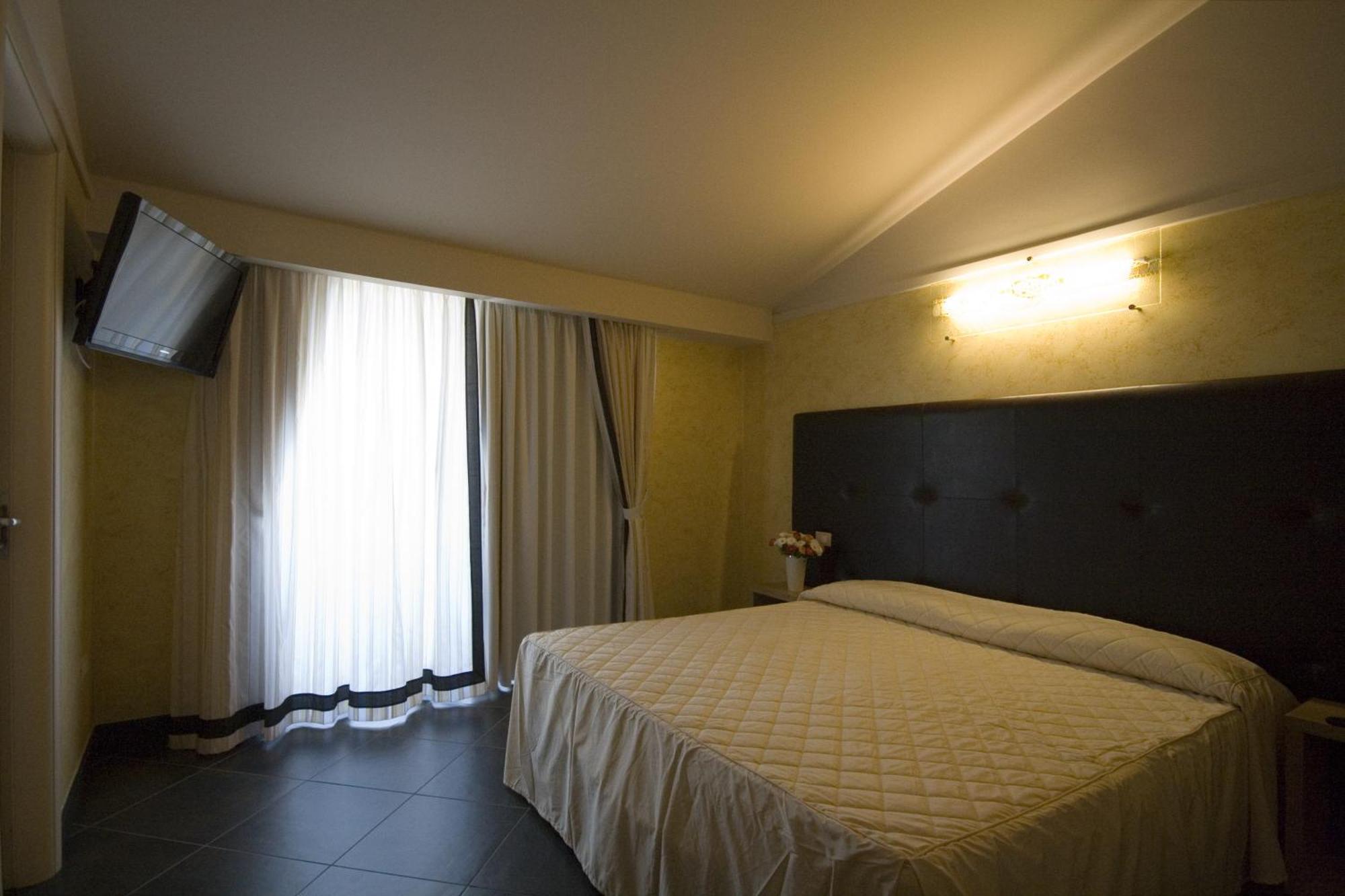Hotel Briganti Qualiano Zimmer foto